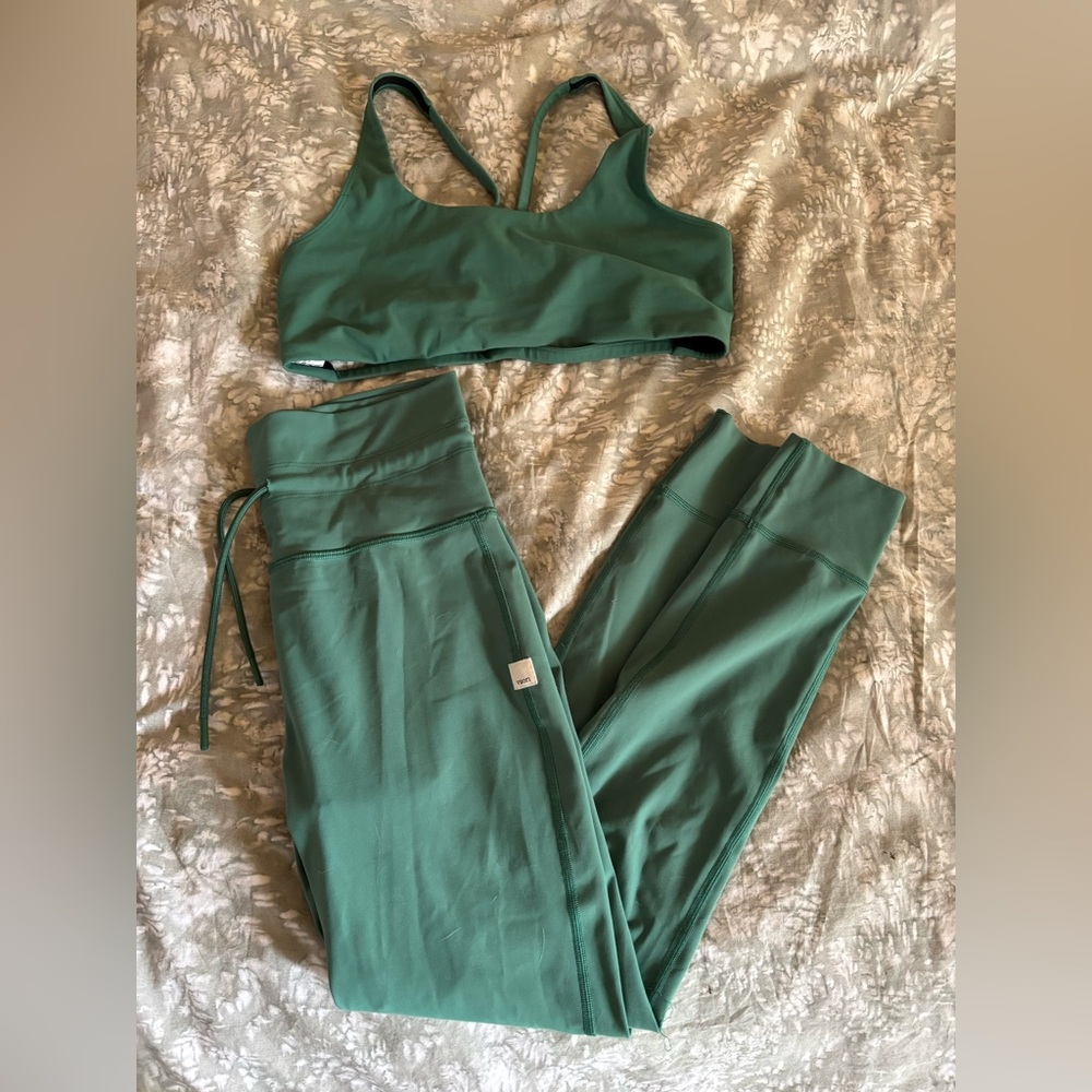 Vuori Daily Leggings and Sports Bra